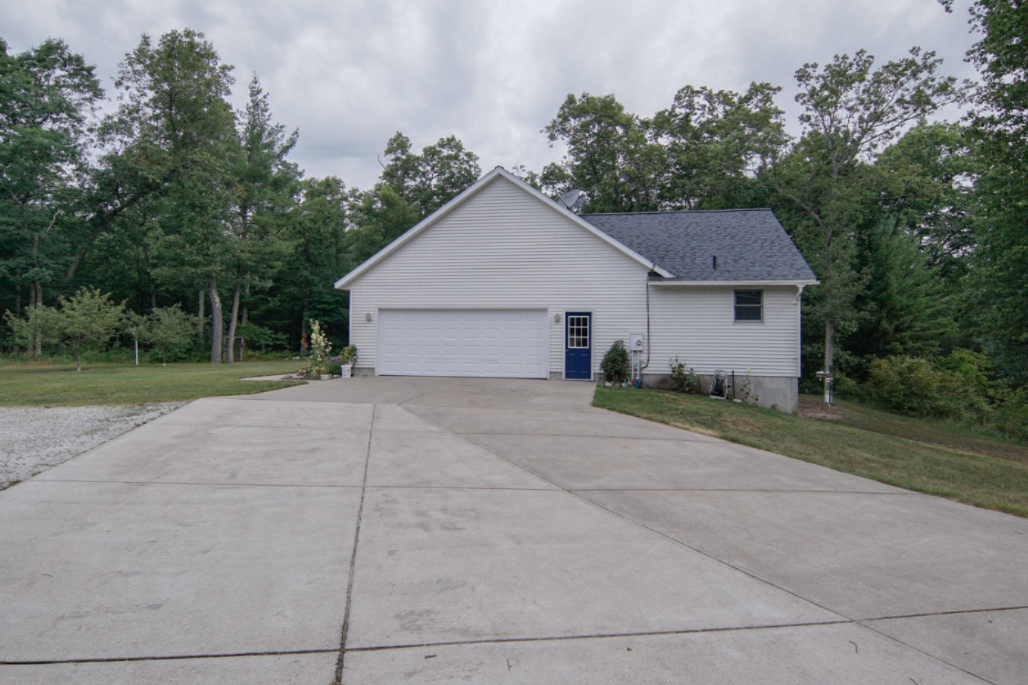 10352 Automobile Road Whitehall, MI 49461 - Photo 6 of 50 5