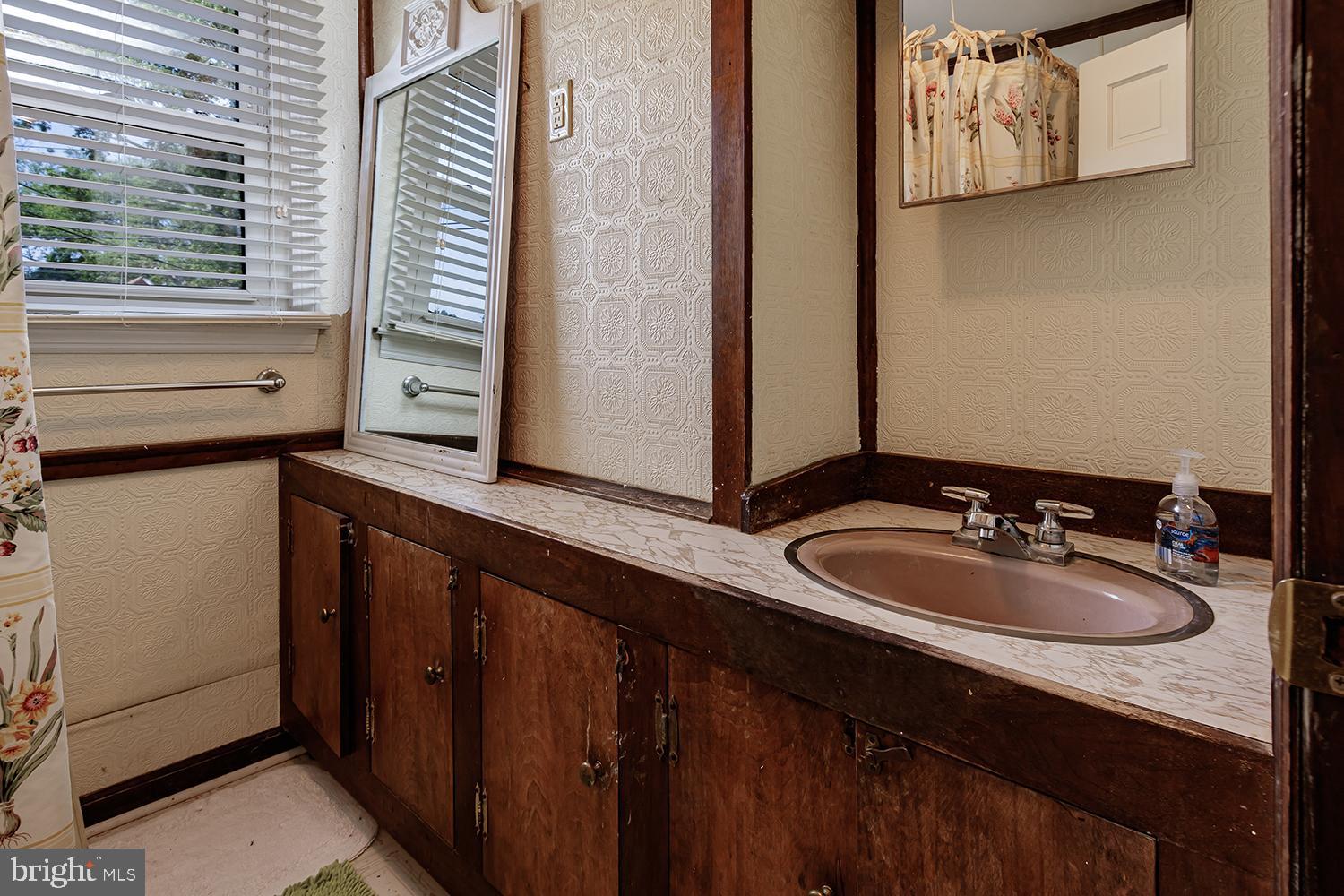 2 Chief Massasoit Medford, NJ 08055 - Photo 17 of 28 Upper level full bath