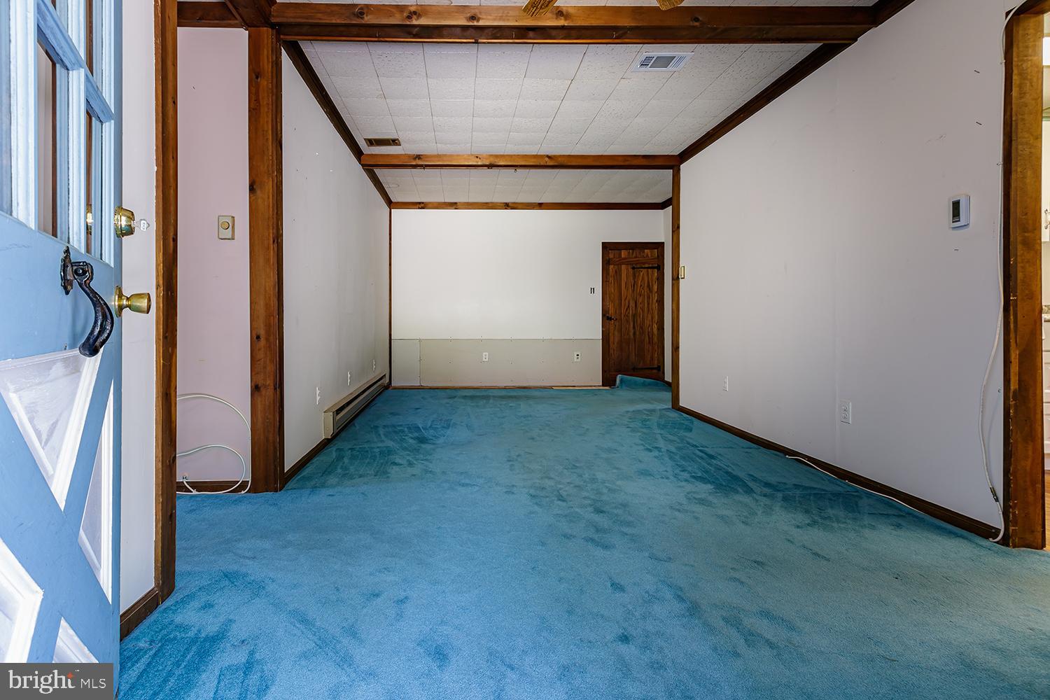 2 Chief Massasoit Medford, NJ 08055 - Photo 4 of 28 Living room on main level