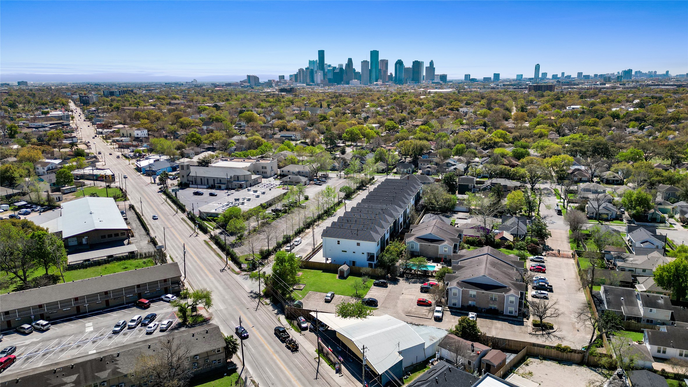 4501 North Main Street Houston, TX 77009 - Photo 12 of 12 a view of a city