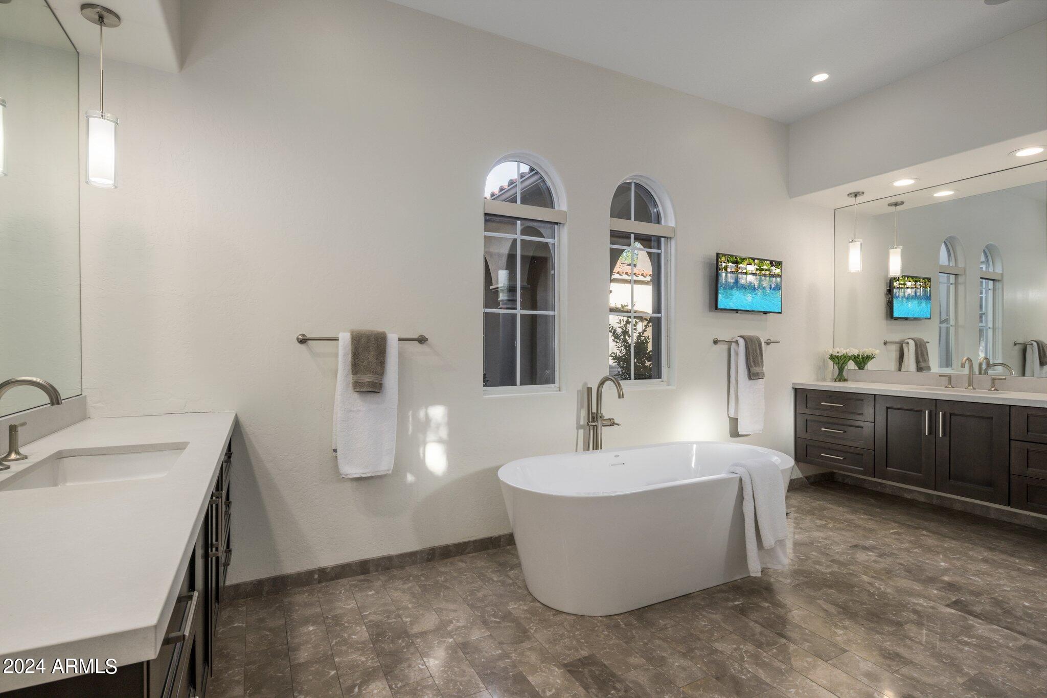 9528 East Mountain Spring Road Scottsdale, AZ 85255 - Photo 15 of 41 Primary Bath