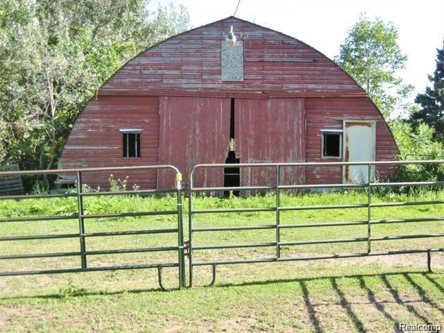 5497 Emmons Road Fowlerville, MI 48836 - Photo 18 of 25 GetMedia (29).jpg