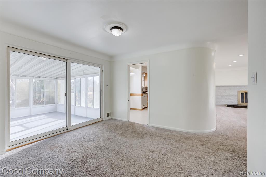 28356 Ridgebrook Road Farmington Hills, MI 48334 - Photo 5 of 44