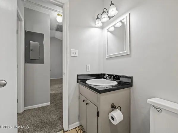 $1,075 | 122 Corey Circle, Jacksonville, NC 28546
