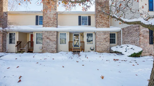 $162,000 | 903 North Linden Street, Unit 205, Normal, IL 61761