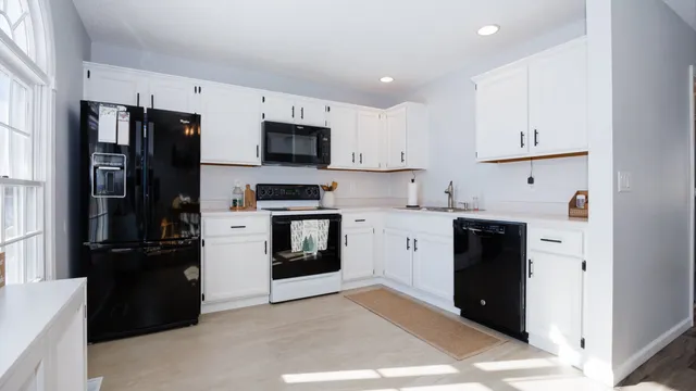 $159,900 | 903 North Linden Street, Unit 205, Normal, IL 61761