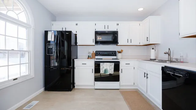 $159,900 | 903 North Linden Street, Unit 205, Normal, IL 61761