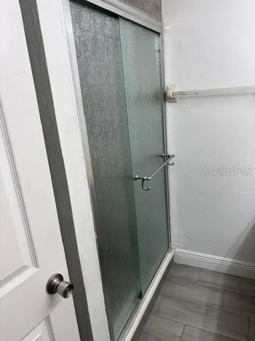 an empty walk in closet