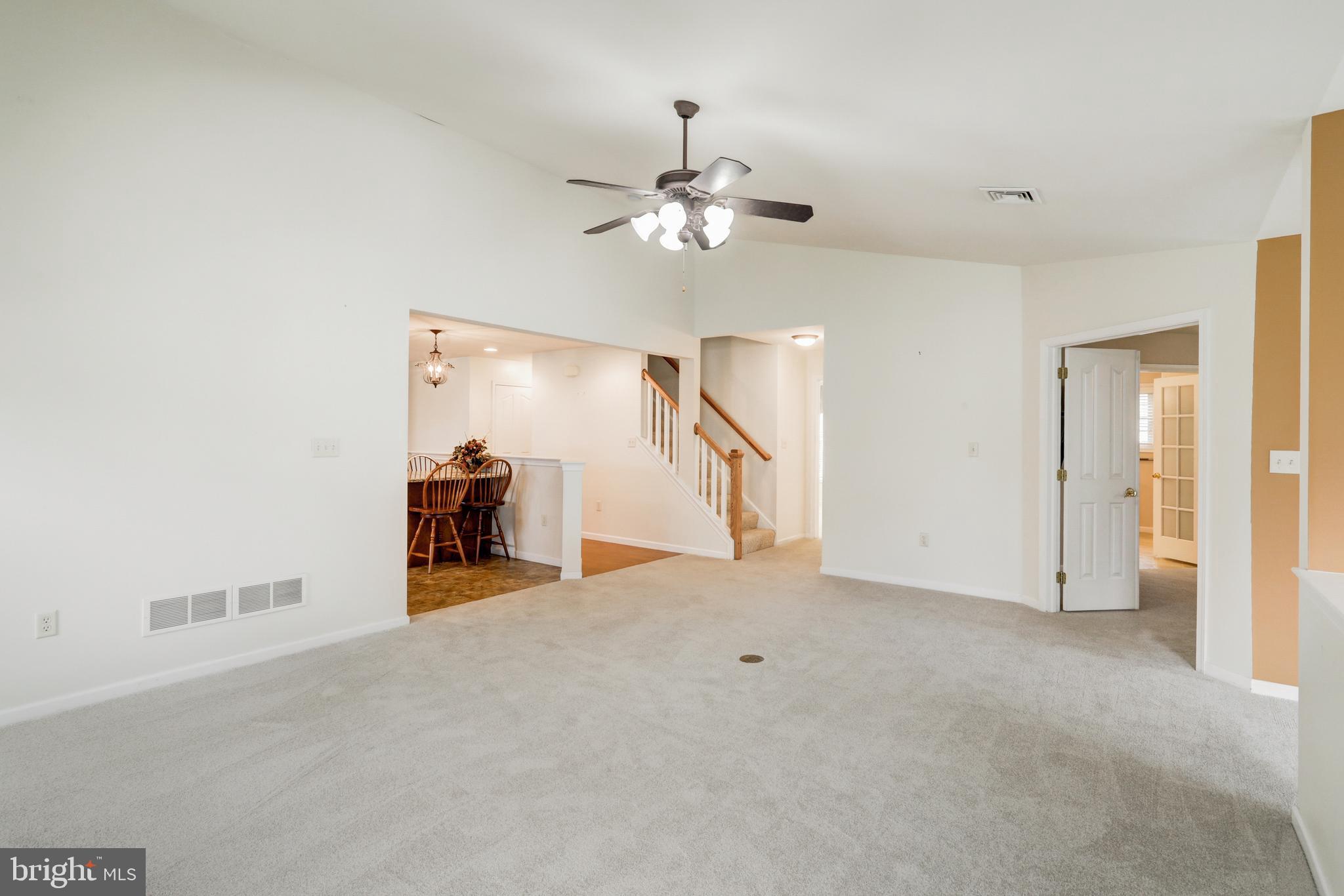 749 Heather Ridge Manheim, PA 17545 - Photo 16 of 57 Living Room