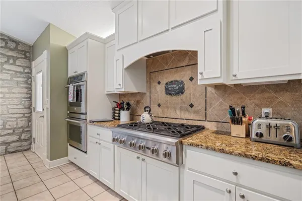 $1,425,000 | 1 Hawthorne Place, Independence, MO 64052