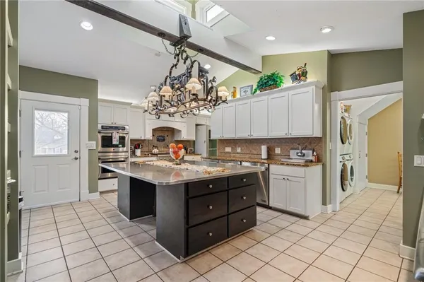 $1,349,000 | 1 Hawthorne Place, Independence, MO 64052