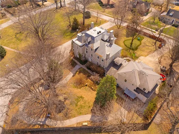 $1,425,000 | 1 Hawthorne Place, Independence, MO 64052