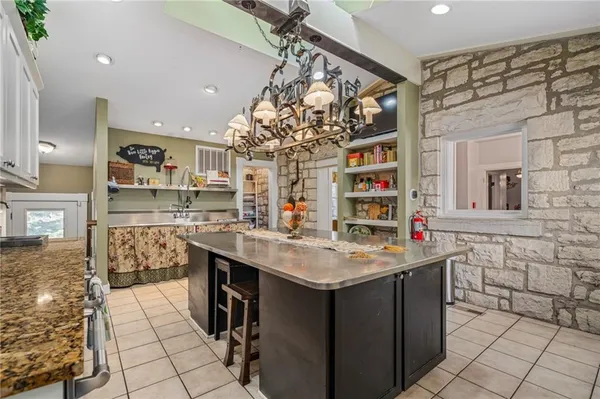 $1,349,000 | 1 Hawthorne Place, Independence, MO 64052