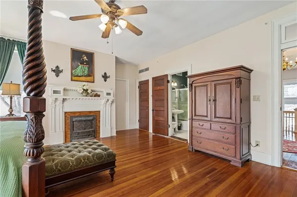 $1,349,000 | 1 Hawthorne Place, Independence, MO 64052