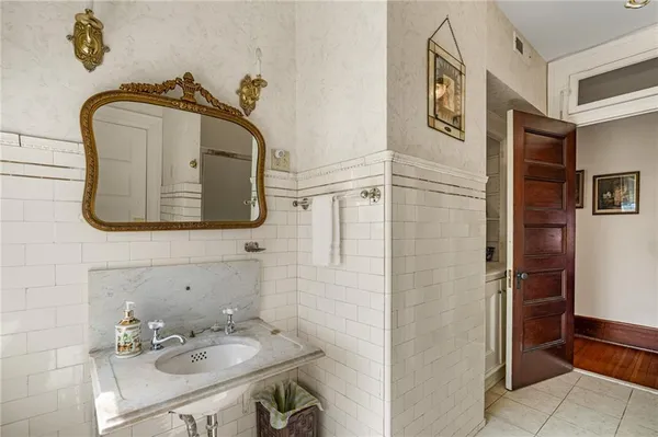 $1,349,000 | 1 Hawthorne Place, Independence, MO 64052