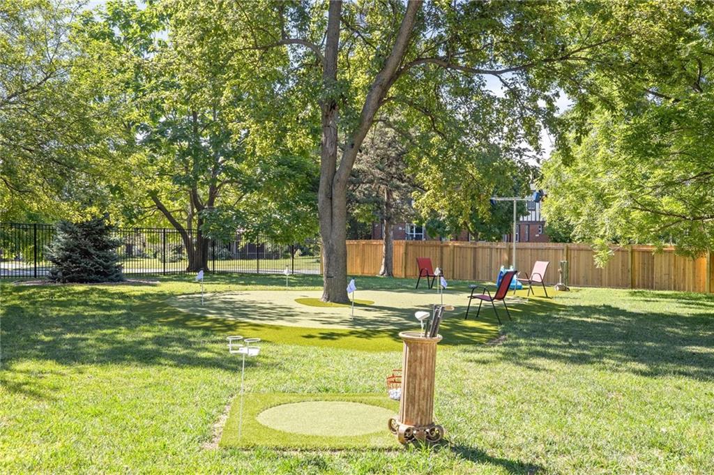 1 Hawthorne Place Independence, MO 64052 - Photo 4 of 73