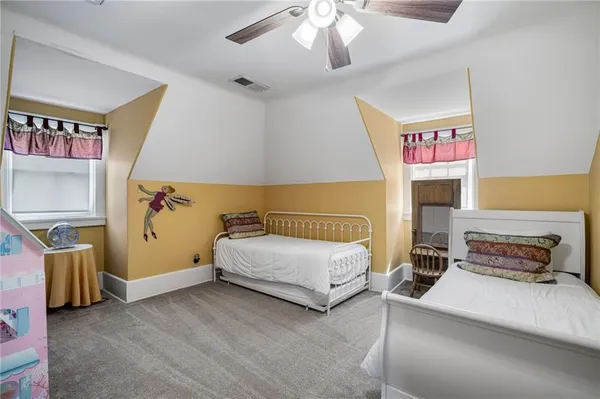 $1,425,000 | 1 Hawthorne Place, Independence, MO 64052