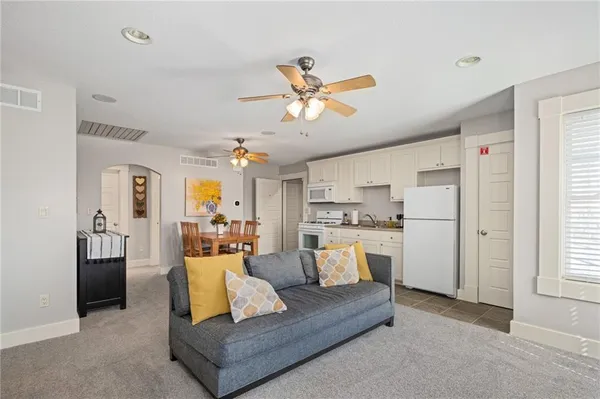 $1,425,000 | 1 Hawthorne Place, Independence, MO 64052