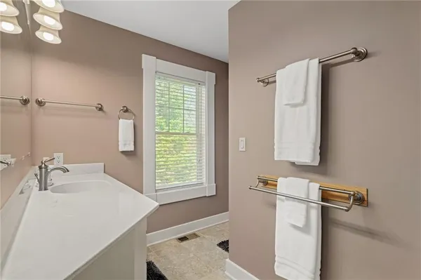 $1,349,000 | 1 Hawthorne Place, Independence, MO 64052