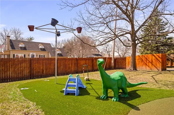 $1,425,000 | 1 Hawthorne Place, Independence, MO 64052