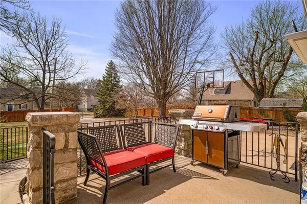 $1,425,000 | 1 Hawthorne Place, Independence, MO 64052