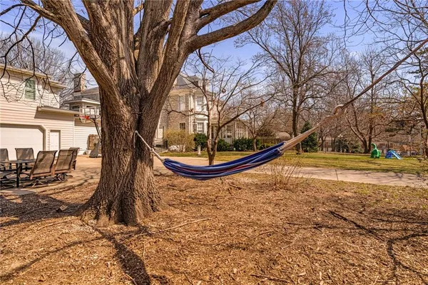 $1,349,000 | 1 Hawthorne Place, Independence, MO 64052