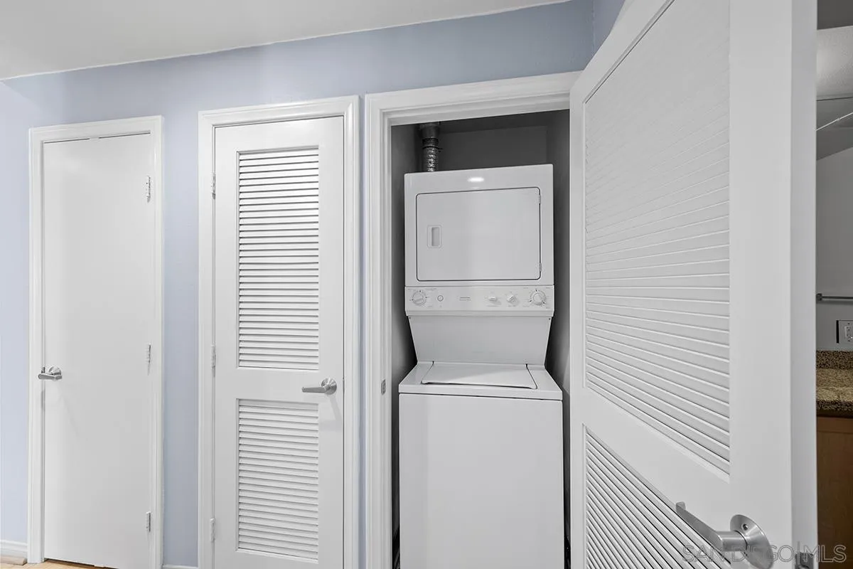 450 J Street, Unit 7071 San Diego, CA 92101 - Photo 20 of 33 a utility room with dryer and washer
