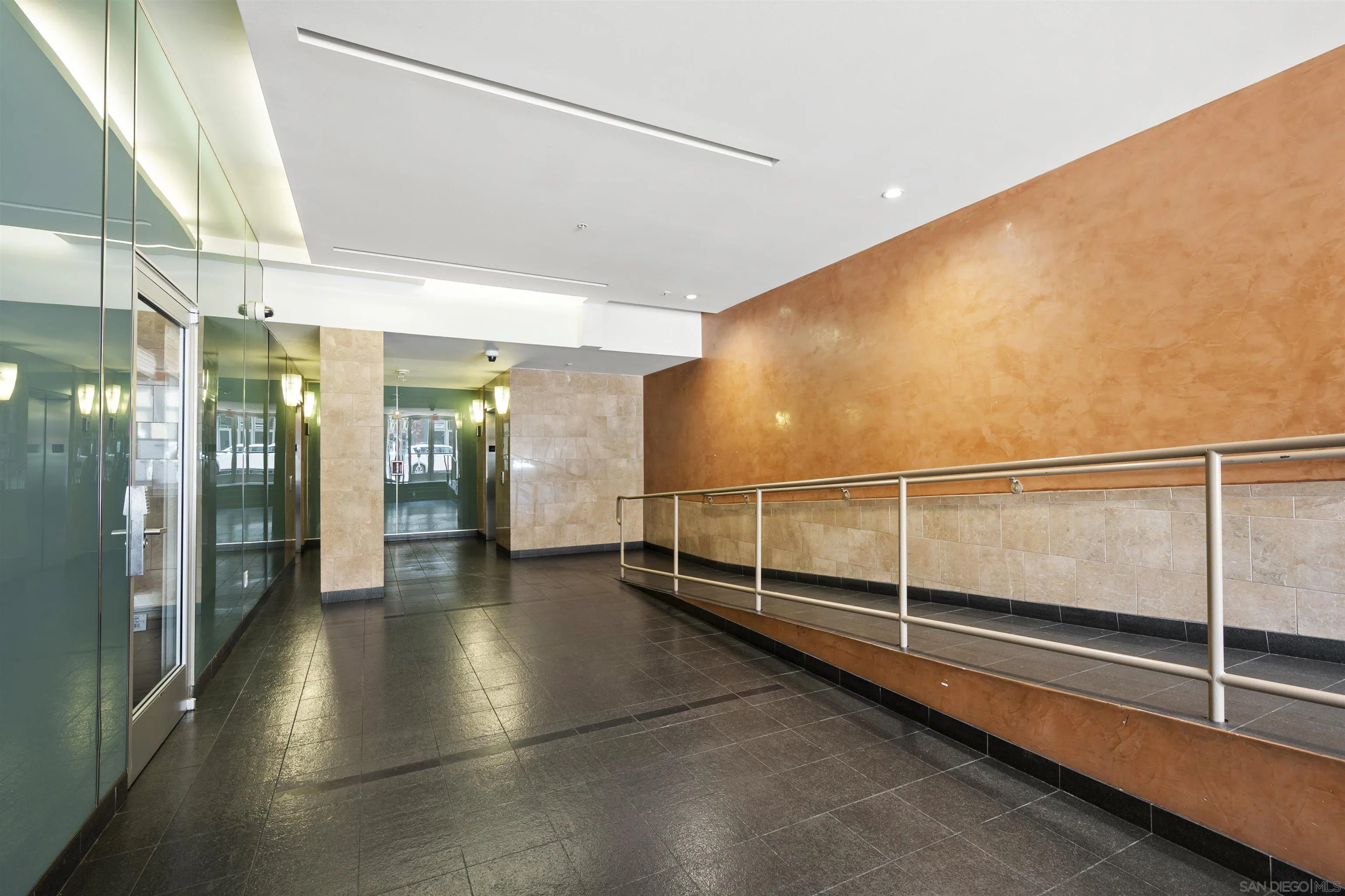 450 J Street, Unit 7071 San Diego, CA 92101 - Photo 25 of 33 a view of a indoor garage