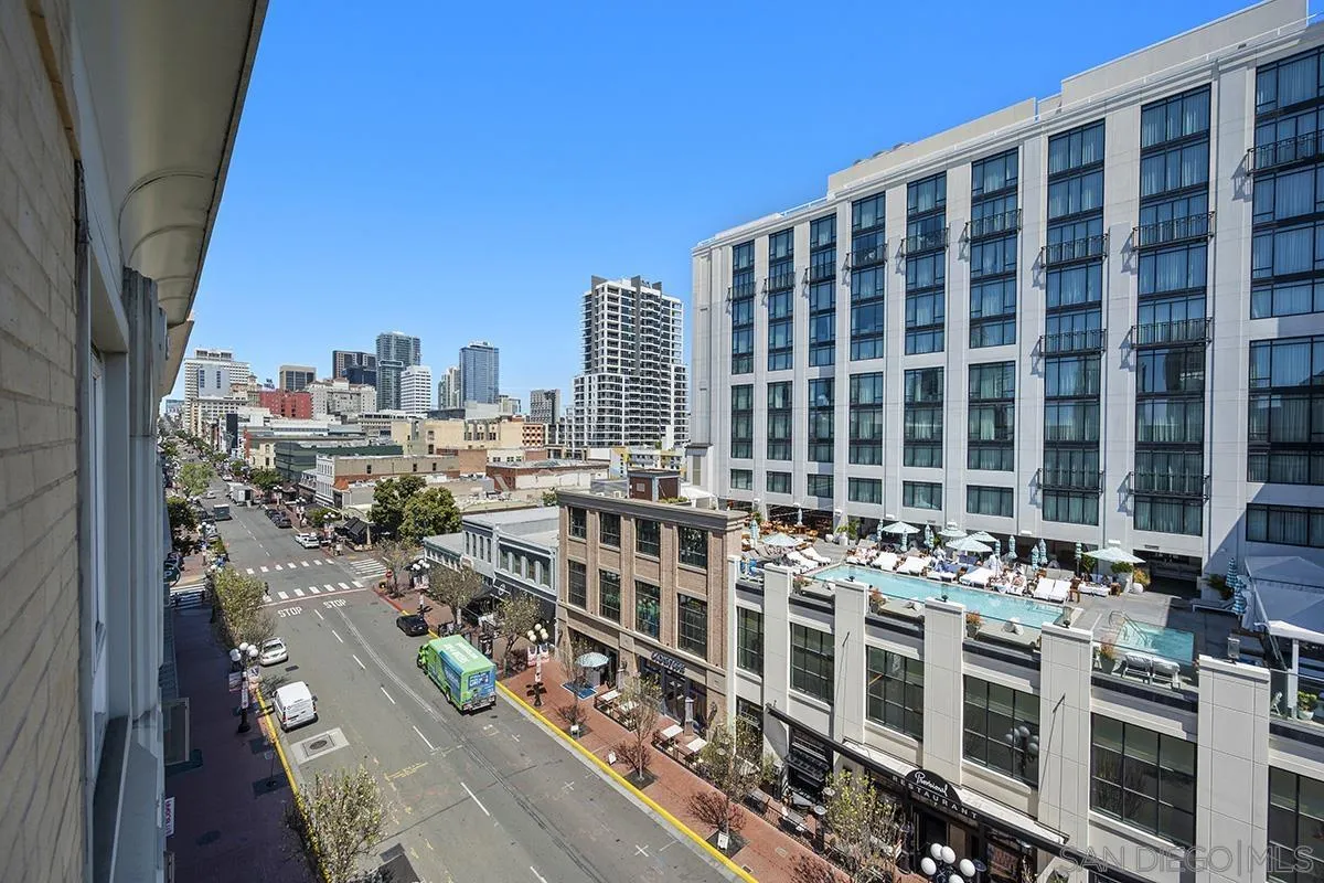 450 J Street, Unit 7071 San Diego, CA 92101 - Photo 7 of 33 a view of a city with tall buildings