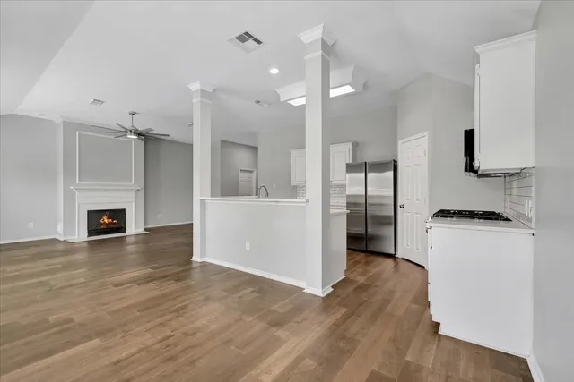 $2,350 | 3915 Summerfield Drive, Pearland, TX 77584