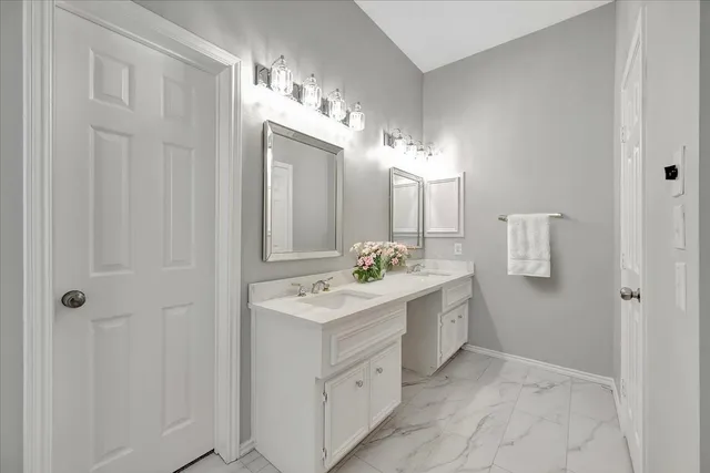 $2,350 | 3915 Summerfield Drive, Pearland, TX 77584