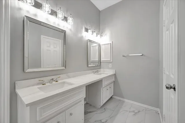 $2,350 | 3915 Summerfield Drive, Pearland, TX 77584