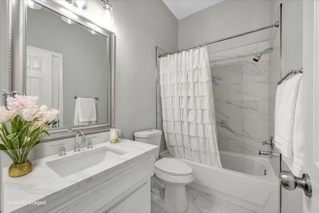 $2,350 | 3915 Summerfield Drive, Pearland, TX 77584