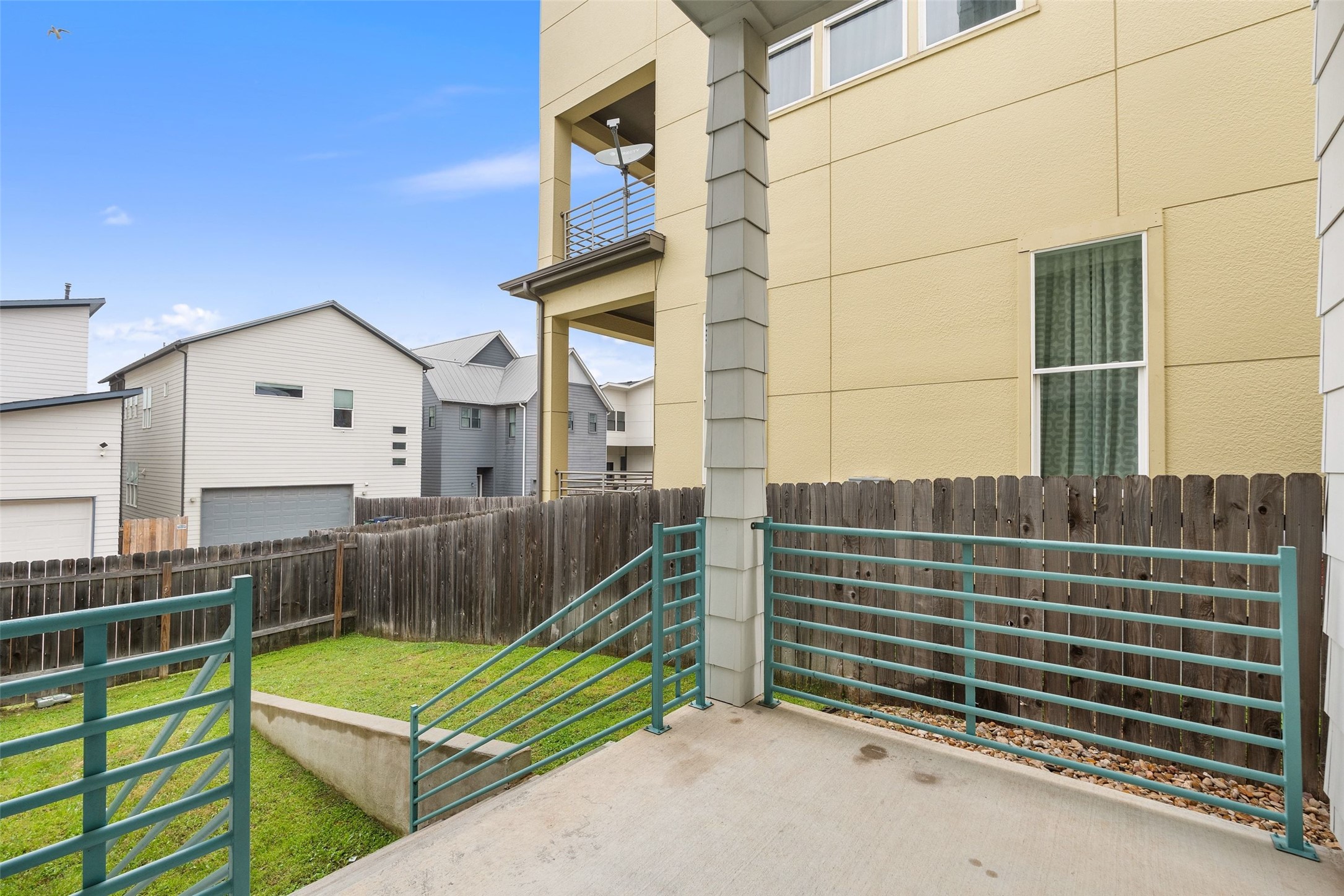 6104 Florencia Lane Austin, TX 78724 - Photo 9 of 31 Property entrance with a residential view