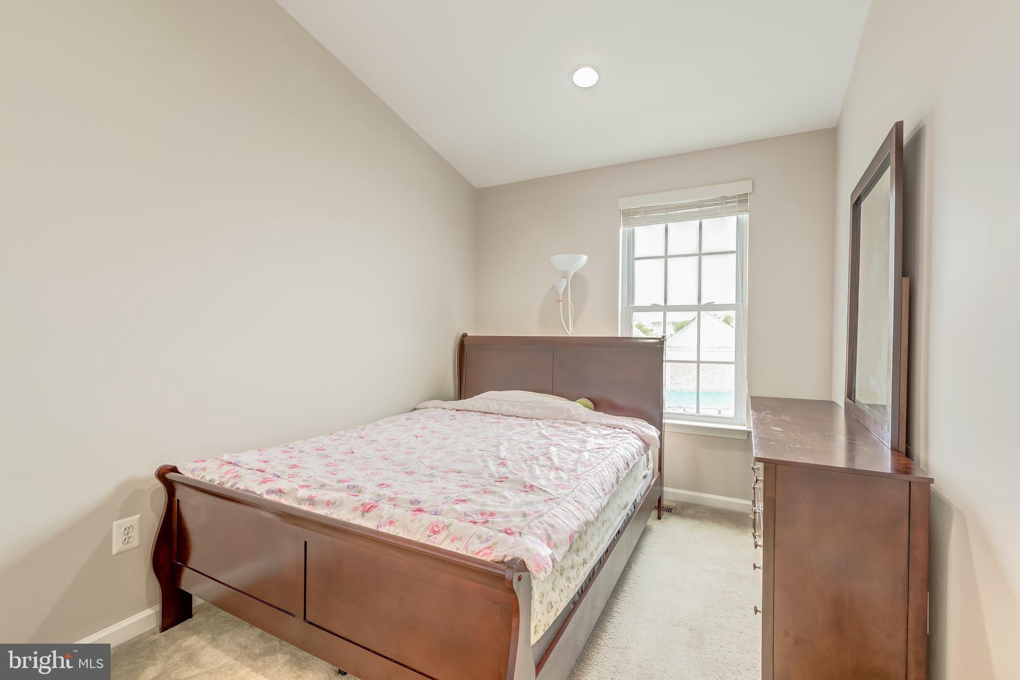 25440 South Riding Boulevard Chantilly, VA 20152 - Photo 30 of 37 Gallery Image 30