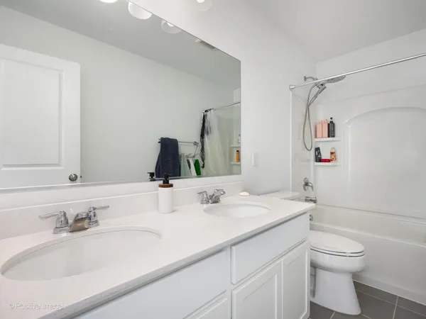 $599,990 | 444 Radcliff Lane, South Elgin, IL 60177