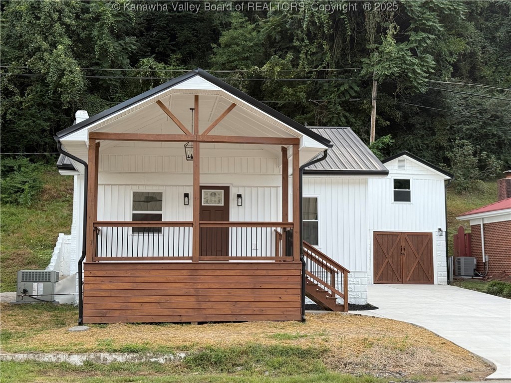 3081 Old Logan Road Logan, WV 25601 - Photo 1 of 38 Gallery Image 1