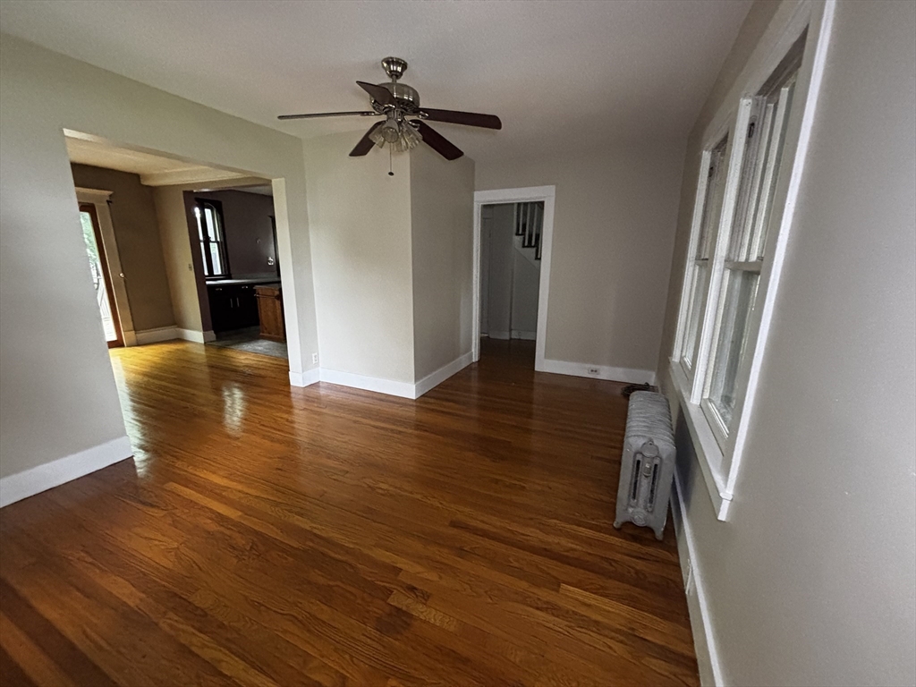 109 Kingsley Street Springfield, MA 01104 - Photo 6 of 28 Gallery Image 6