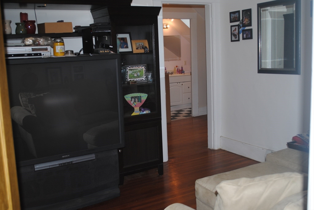 29 Walnut Street, Unit 2 Waltham, MA 02453 - Photo 10 of 11