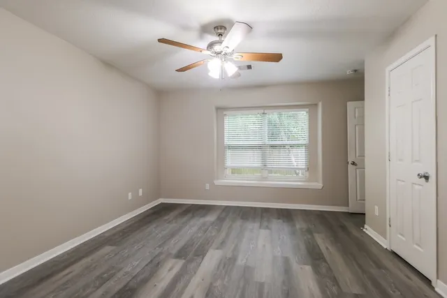 $1,835 | 5049 Rifle Road, Conroe, TX 77303