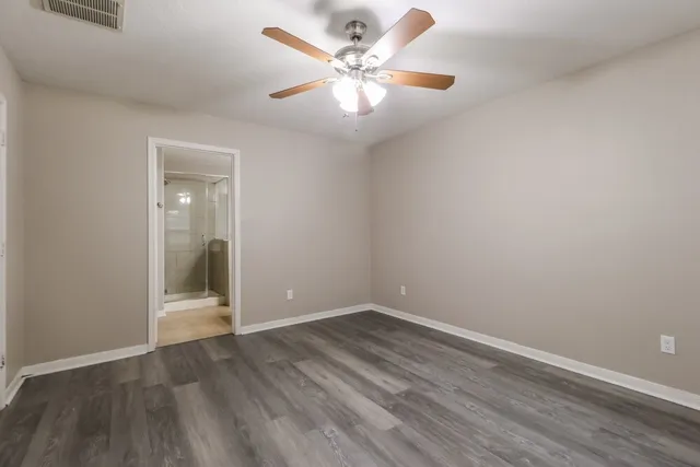 $1,835 | 5049 Rifle Road, Conroe, TX 77303