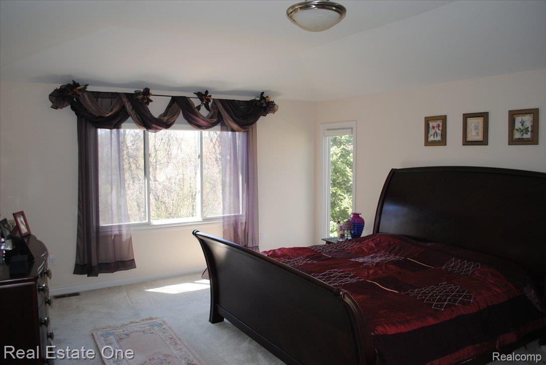 1745 Westridge Drive Rochester, MI 48306 - Photo 10 of 10 MASTER SUITE