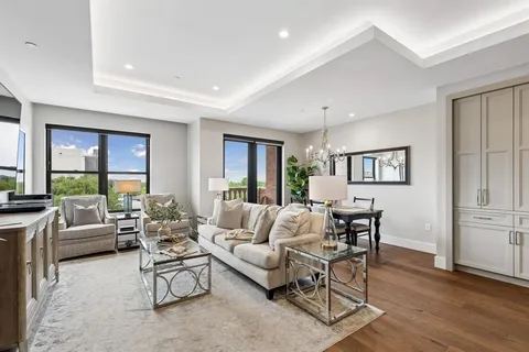 $1,099,000 | 350 Central Avenue, Unit 210, Southlake, TX 76092