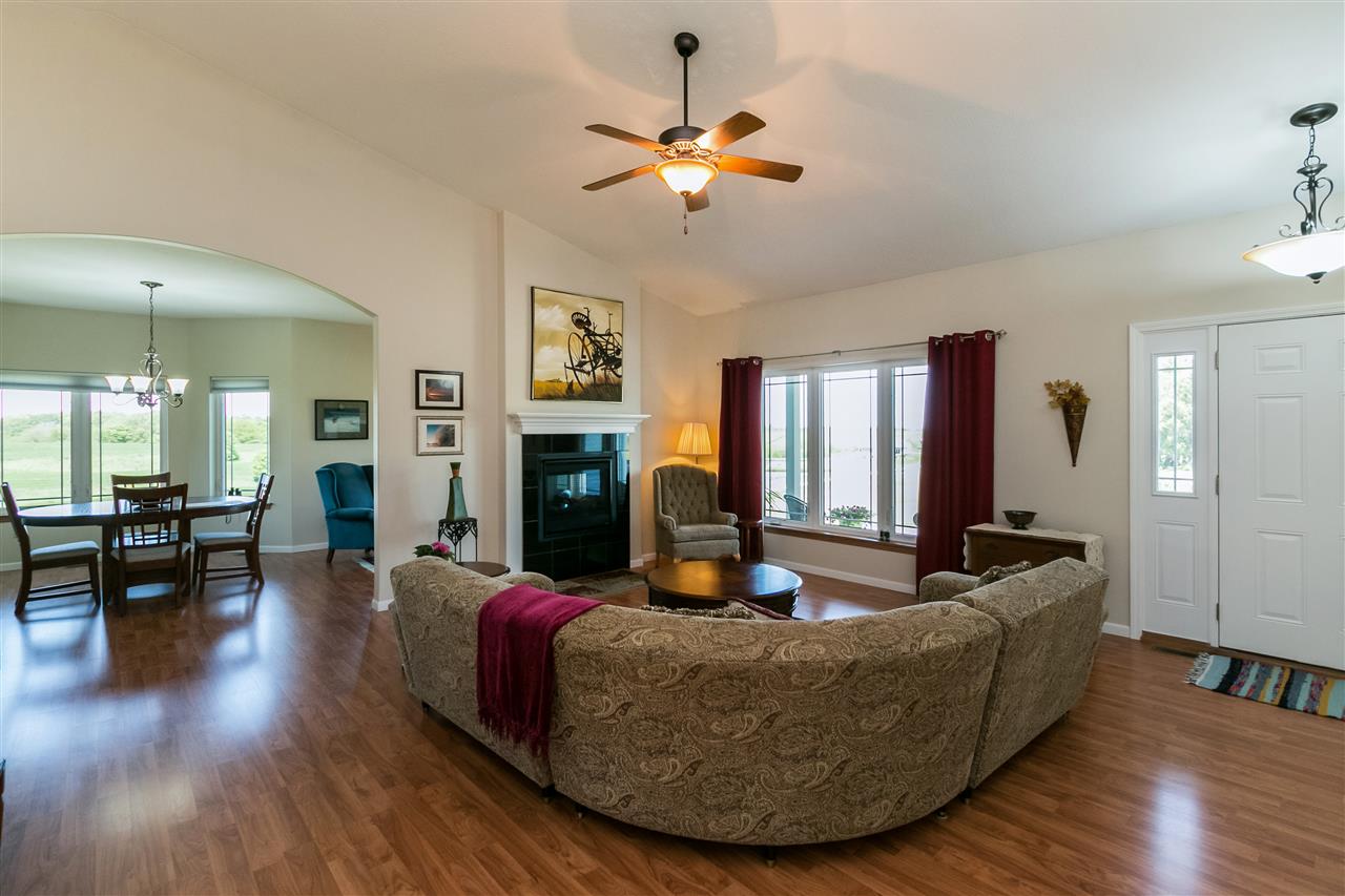 4935 Walnut Road Southwest Kalona, IA 52247 - Photo 4 of 25 Gallery Image 4