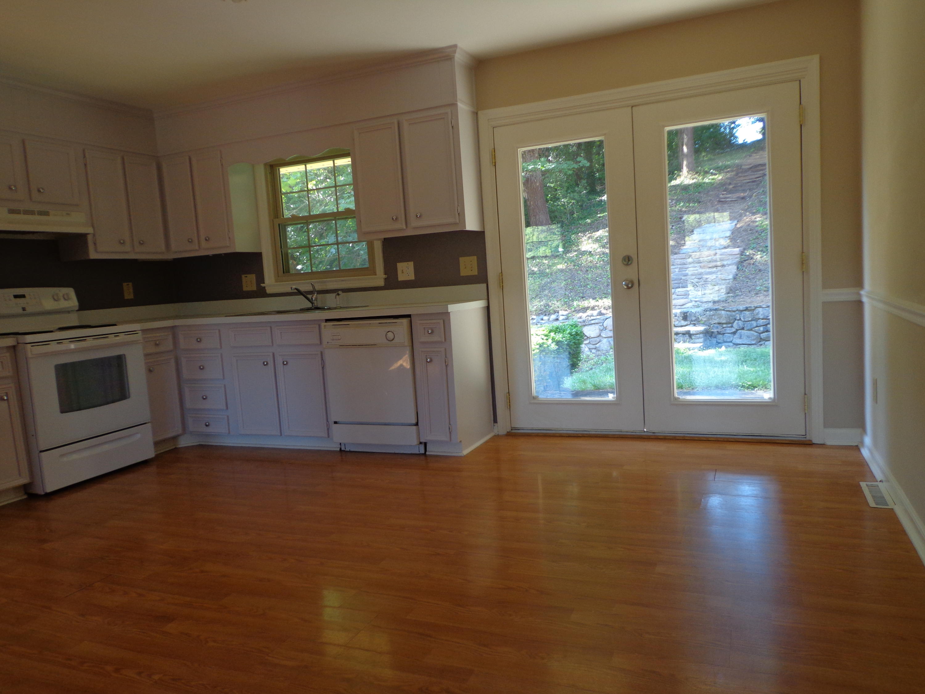 308 Highfield Road Salem, VA 24153 - Photo 7 of 31 DSC07411