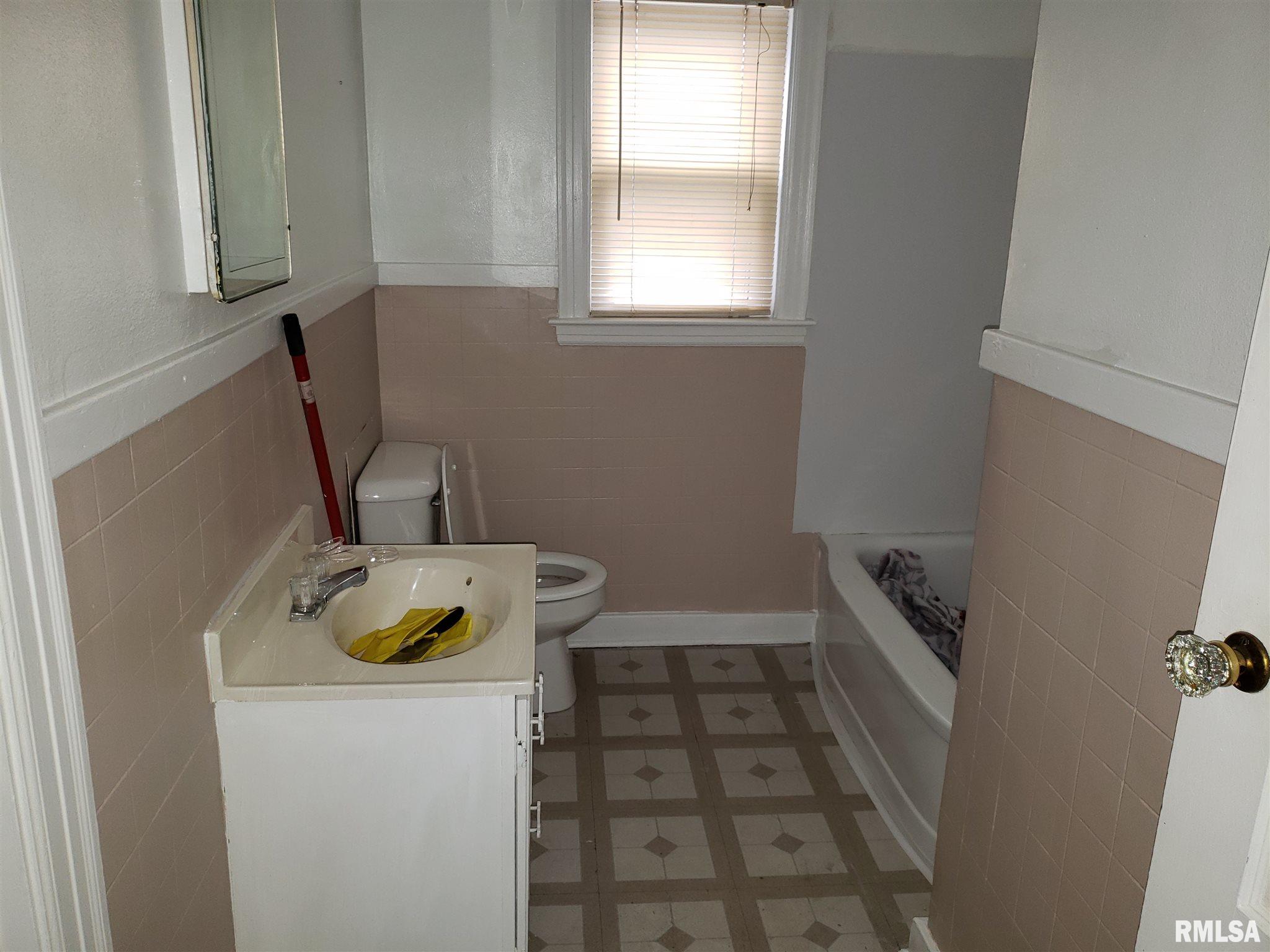 2233 Cincinnati Avenue Springfield, IL 62702 - Photo 6 of 9