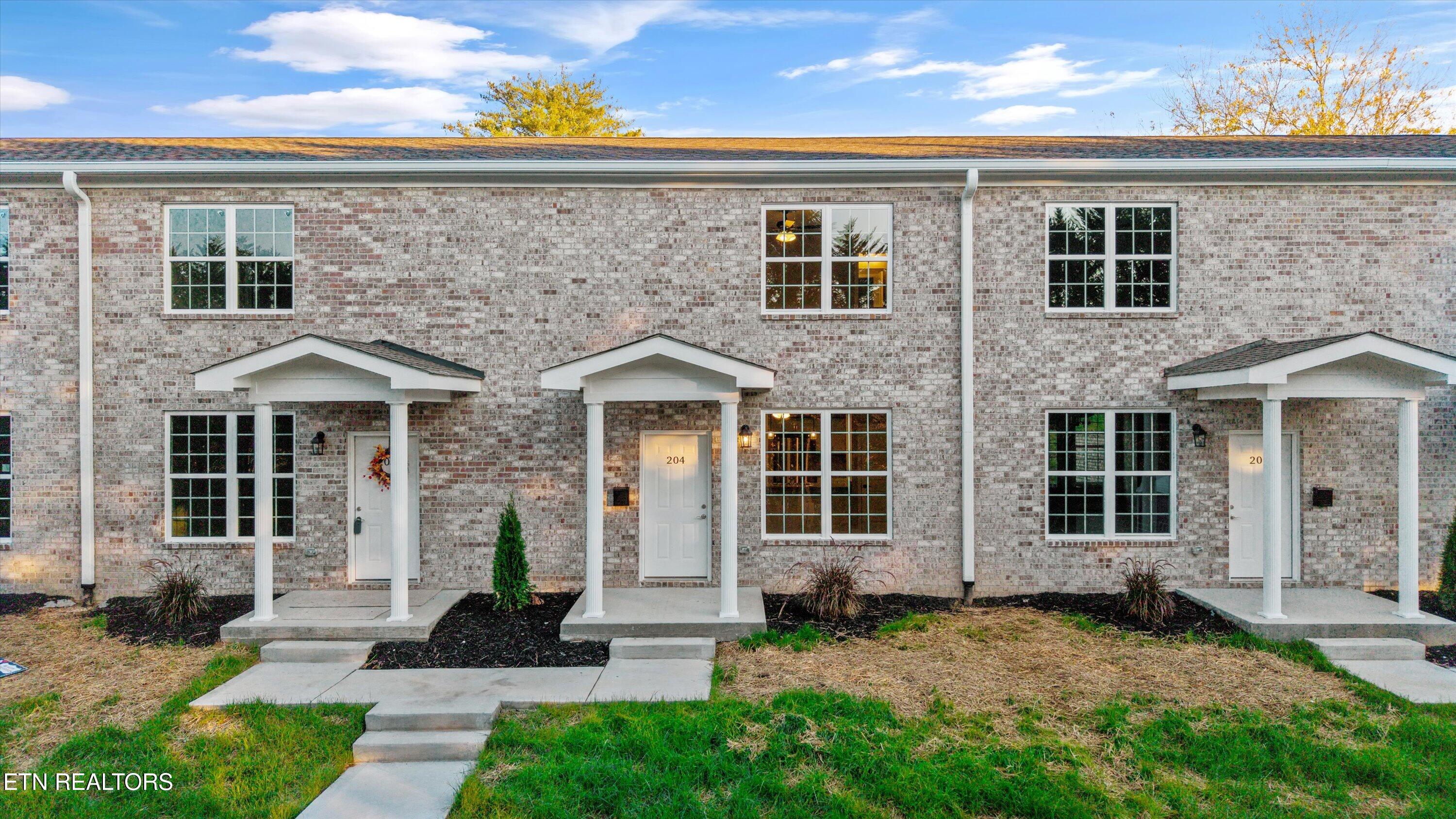 01-481 Chadwick Dr 22