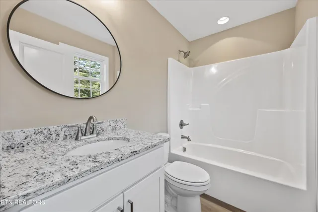 $2,000 | 481 Broome Road Northwest, Unit 204, Knoxville, TN 37909