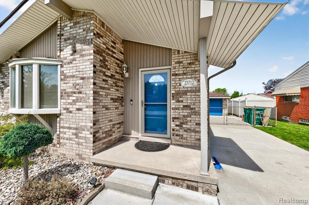23712 Cedar Ridge Drive Romulus, MI 48174 - Photo 4 of 51 Gallery Image 4