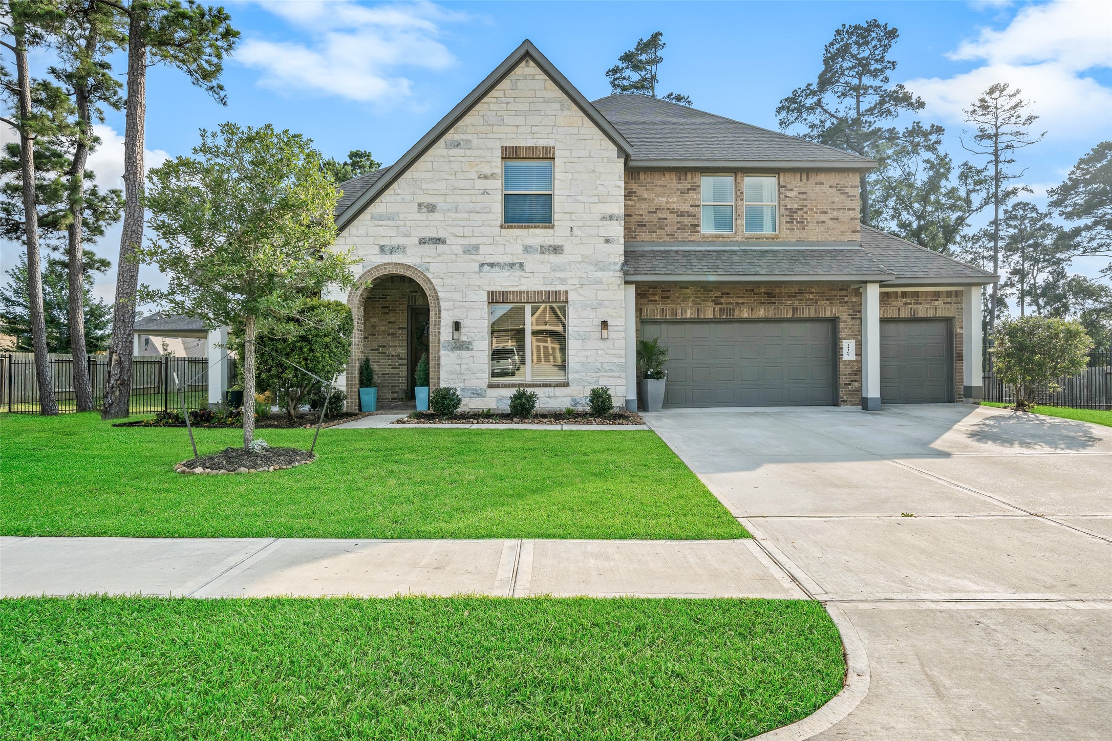14109 North Evergreen Ridge Court Conroe, TX 77384 - Photo 1 of 40